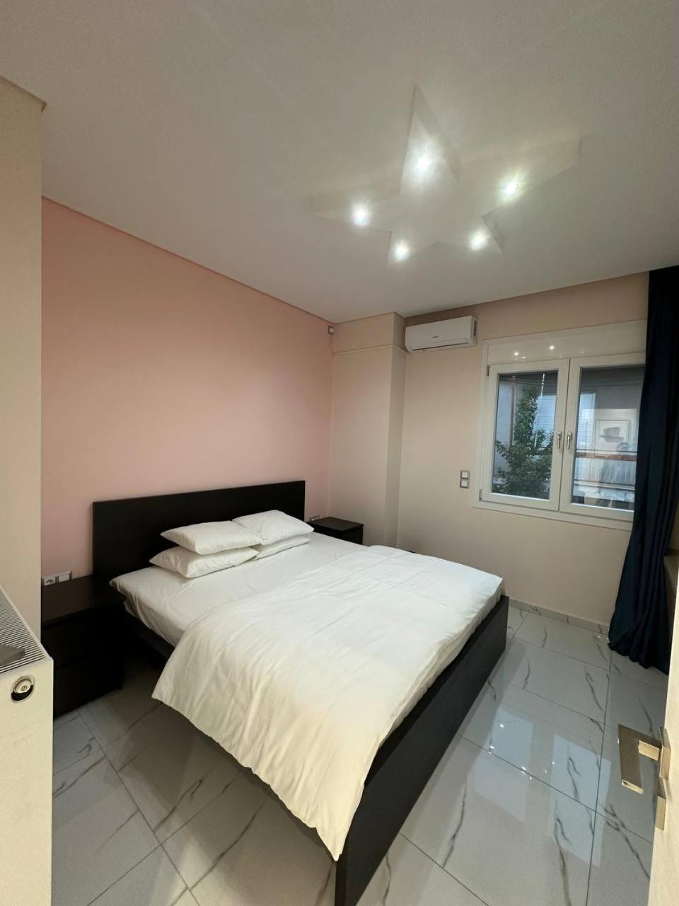 Warm And Modern Brand New Apartment Piraeus Buitenkant foto