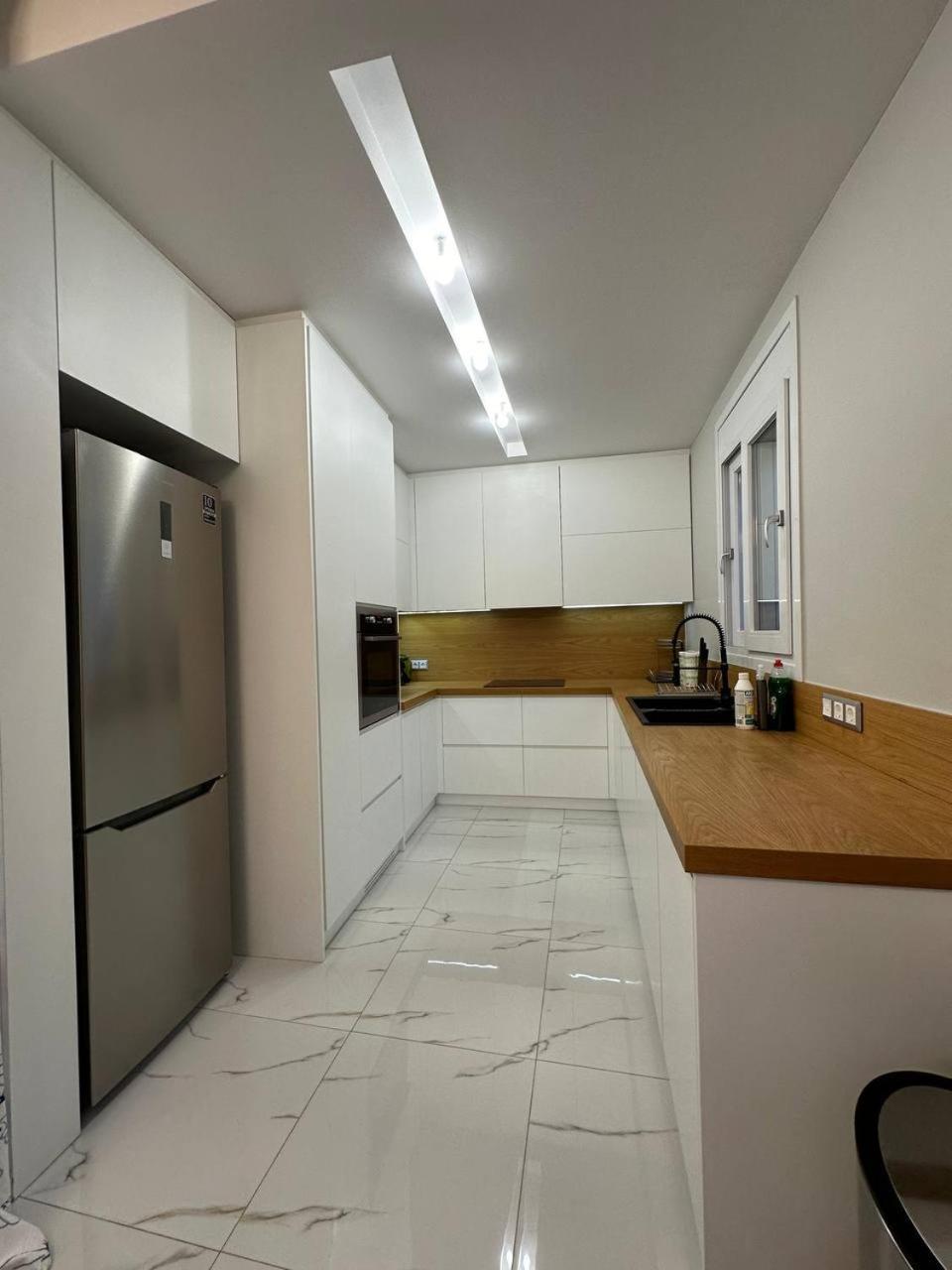 Warm And Modern Brand New Apartment Piraeus Buitenkant foto