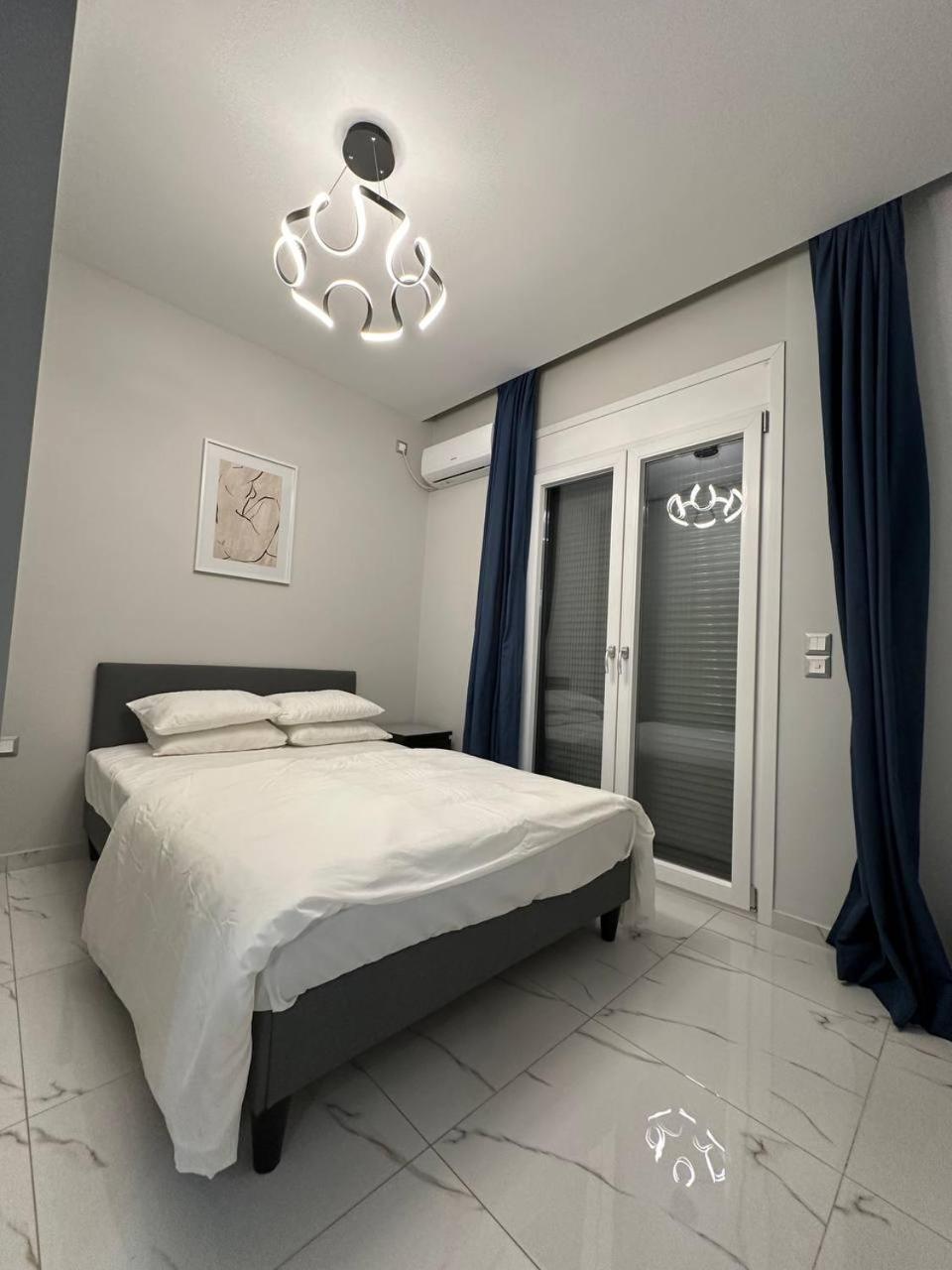 Warm And Modern Brand New Apartment Piraeus Buitenkant foto